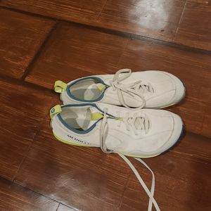 Women's shoes size 8.5